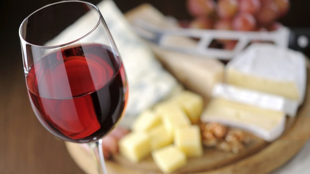 El vino dulce también llamado vino de postre